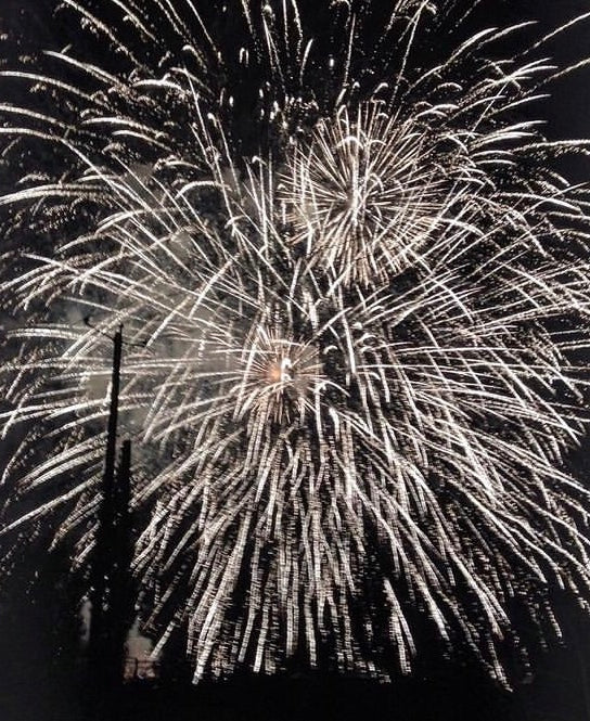 Les feux d'artifices sur l'eau